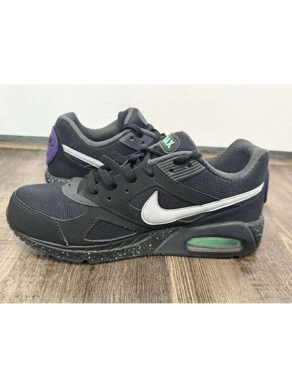 Nike Air Max Ivo Shoes Mens 7.5 Black Purple Athletic Sneakers 580518-005